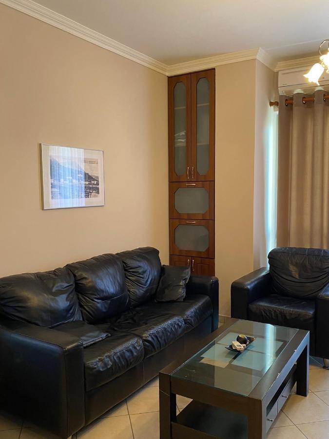 Cloud8 Apt With Castle View, 7Km From The Beach Lezha Kültér fotó